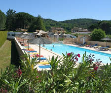 angle de vue de la piscine du Camping Paradis des Amarines