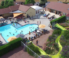 espace aquatique vu du ciel au Camping Paradis Arada Parc