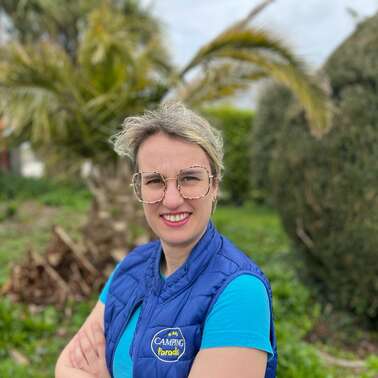 Julie directrice du Camping Paradis Bellevue Erquy