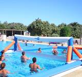 piscine avec activité au camping de brise