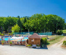 espace aquatique au Camping Paradis de Maillac