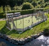 terrain de sports vu du ciel au Camping Paradis Domaine de Bel Air