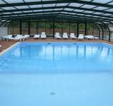 Vue de la piscine intérieure