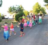 enfants faisant une balade au grand r 