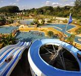 vue panoramique de l'espace aquatique du Camping Paradis L'Ile du Pont
