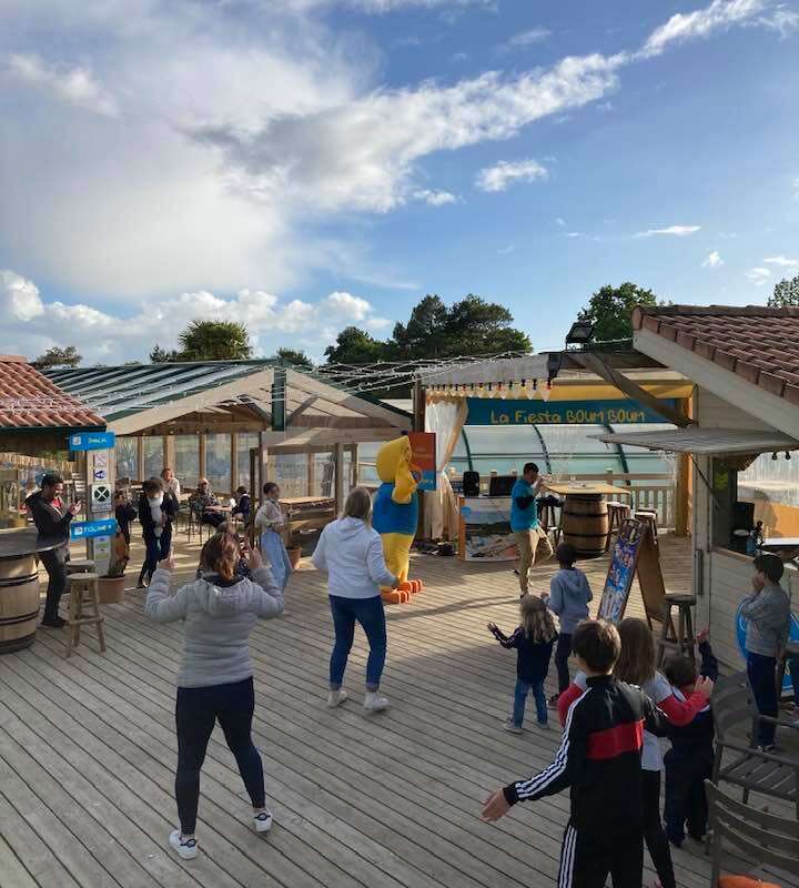 ambiance et festivité au camping la Bretonnière