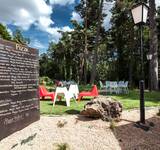 terrasse du restaurant au camping Lac d'Aydat