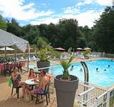 piscine extérieure chauffée au Camping Paradis Le Coiroux en Corrèze