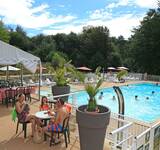 piscine extérieure chauffée au Camping Paradis Le Coiroux en Corrèze