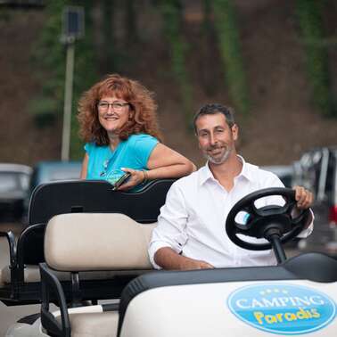 propriétaires du Camping Paradis Le Ruou