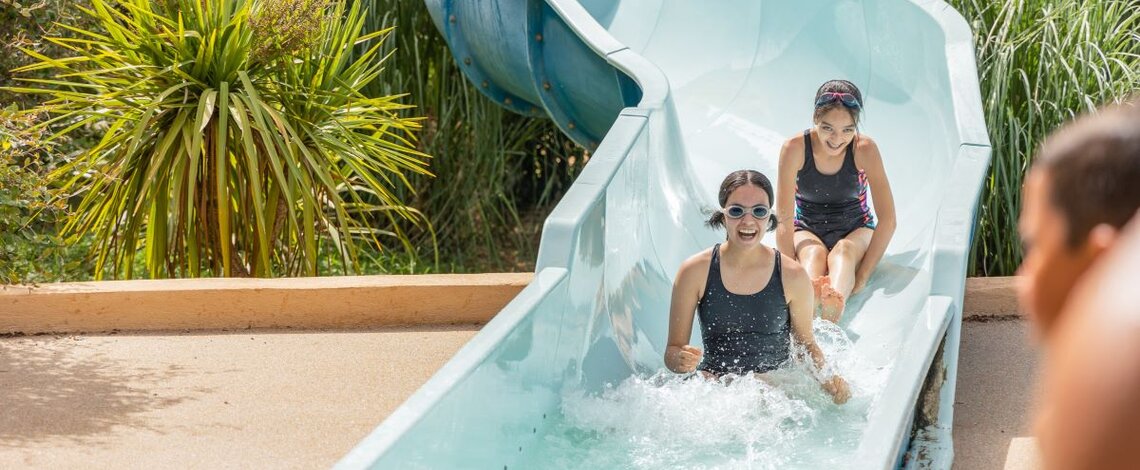 On s'amuse toujours dans les parc aquatique en camping