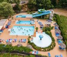 parc aquatique vu du ciel au Camping Paradis le Ruou dans le Var