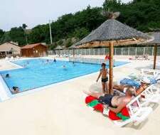 espace aquatique du Camping Paradis Le Val de Coise en Loire