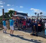 danse entre vacanciers au Camping Paradis la Mer d'Iroise en Bretagne