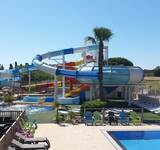 vue aérienne des piscines et des toboggans au camping by Nai'a