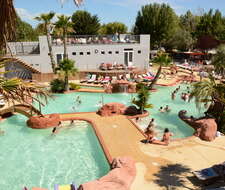 vue panoramique de l'espace aquatique du Camping Paradis Oasis palavasienne