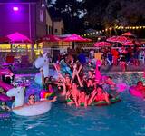 soirée à la piscine du camping océan vacances