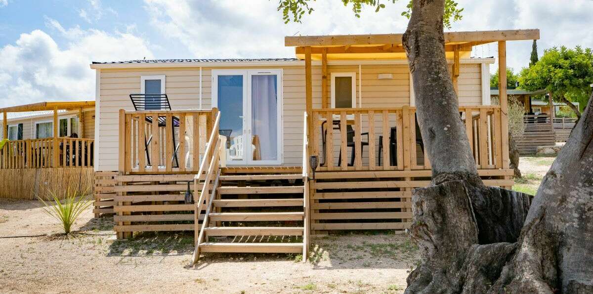 mobil-home ensoleillé au Camping Paradis l'Orangeraie en Espagne