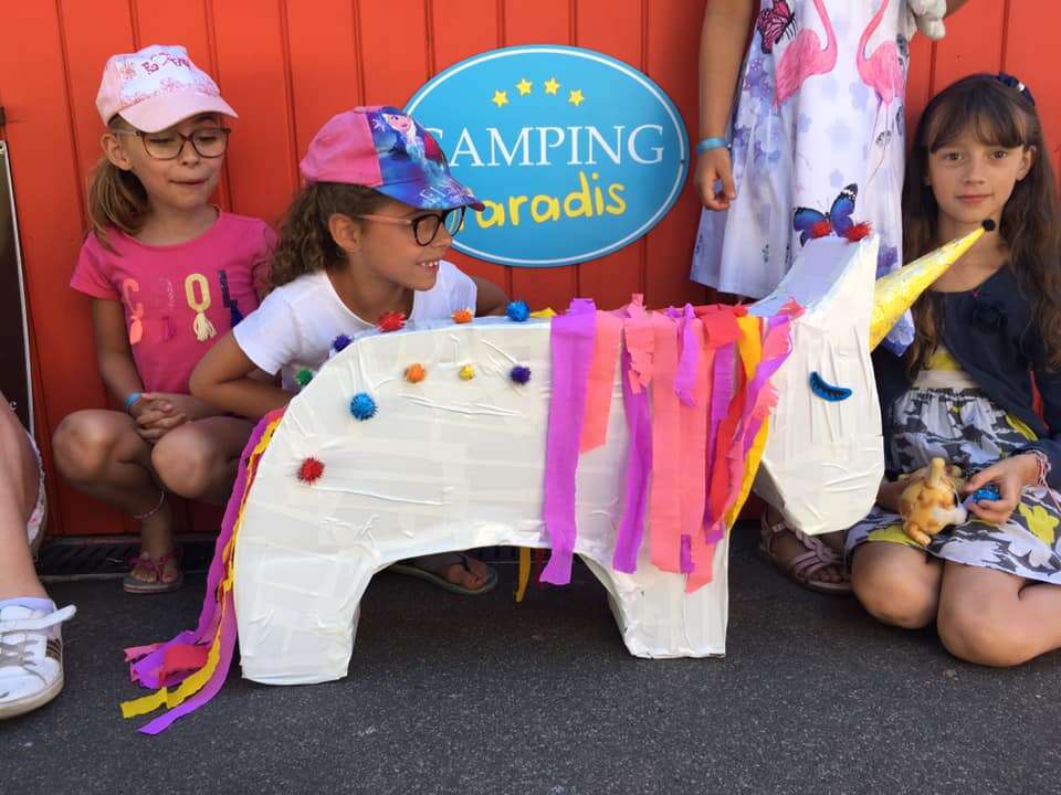 activité enfants avec licorne au camping Pomme de Pin