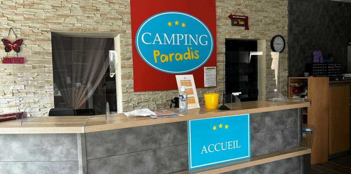 accueil du Camping Paradis Rocher de la Granelle en Nouvelle Aquitaine