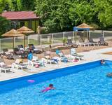 espace aquatique au Camping Paradis le Rocher de la Granelle, en Dordogne