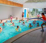 piscine avec enfants au camping zagarella