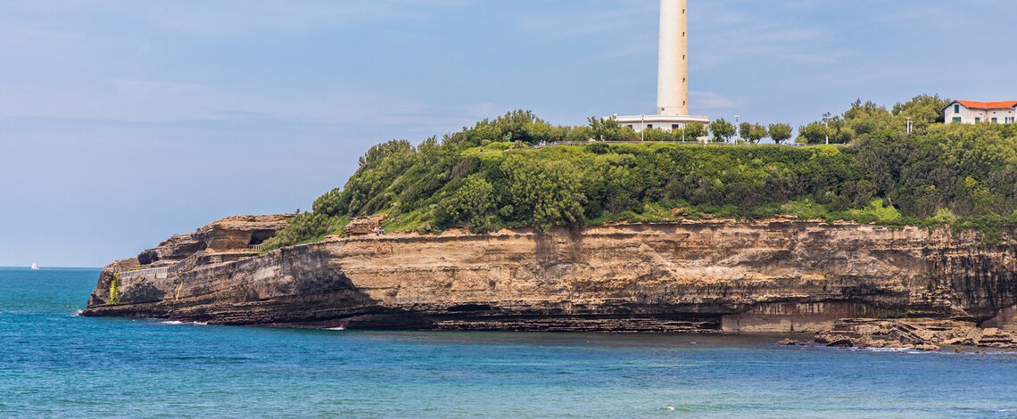 Littoral de Biarritz avec phare