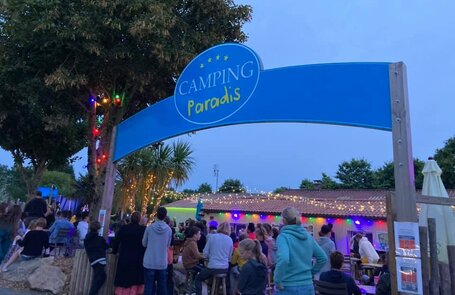 Entrée du camping pour un concert du paradis des stars