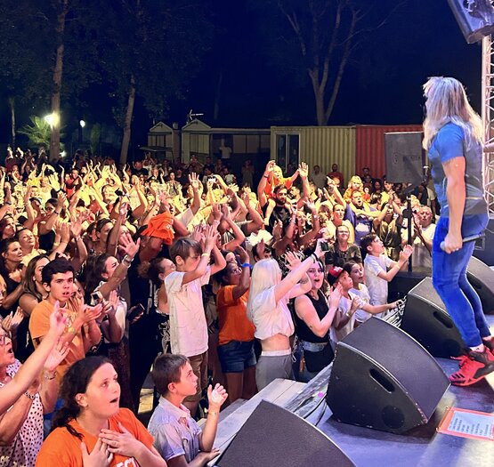 Collectif Métissé au Paradis des Stars en Camping Paradis